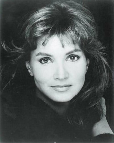 Early days of Isabella. Know about Isabella's Early life, Education and family background